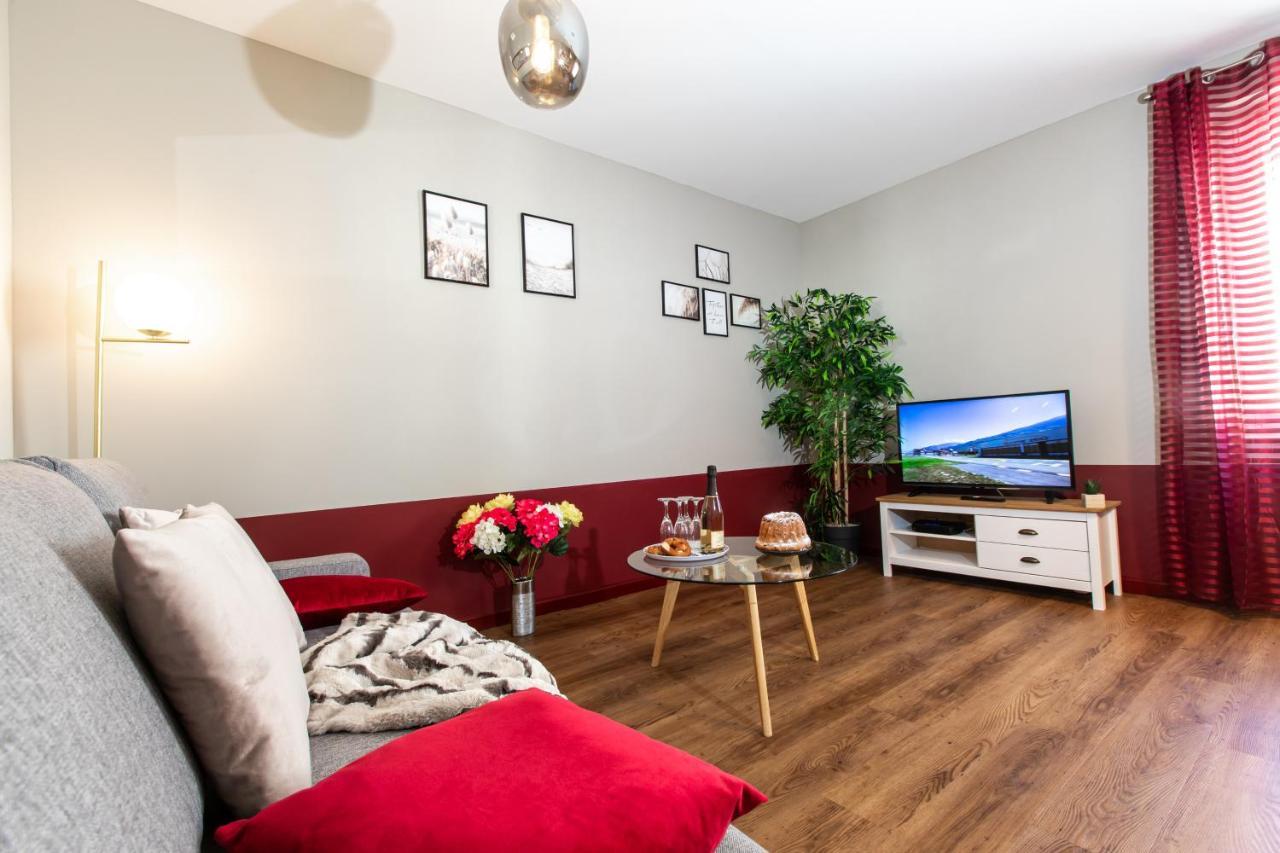 Le Red St Leon : Lit Queen Size * Wifi * Ideal Couple